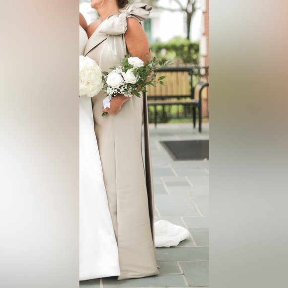 Sachin and Babi Formal Gown - Picture 4 of 4